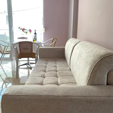Azure Apartment *