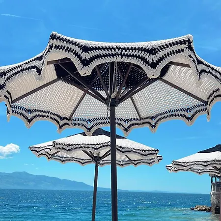 Azure Διαμέρισμα Σαράντα